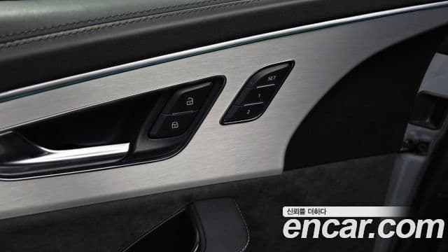 Audi Q8 2022 — Photo 3/39