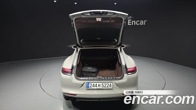 Porsche Panamera 2023 — Photo 17/38