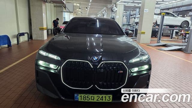 BMW i7 2025 — ფოტო 4/5