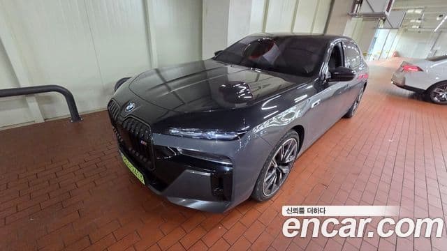 BMW i7 2025 — ფოტო 5/5