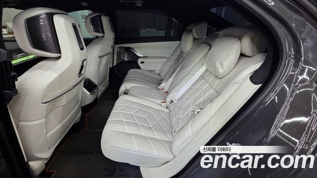 BMW i7 2025 — ფოტო 2/5
