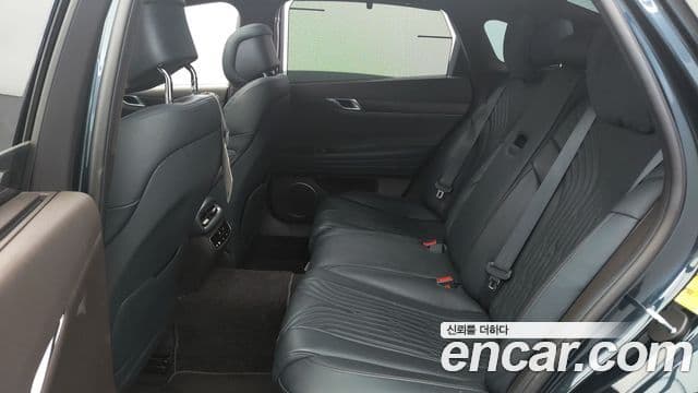 Genesis Electrified G80 2020 — фото 8 из 20