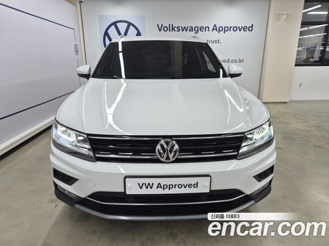 Volkswagen Tiguan 2020 — Photo 8/19