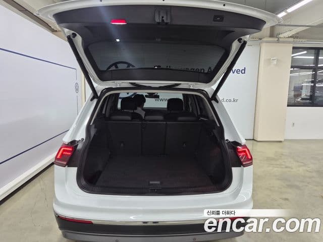 Volkswagen Tiguan 2020 — Photo 12/19