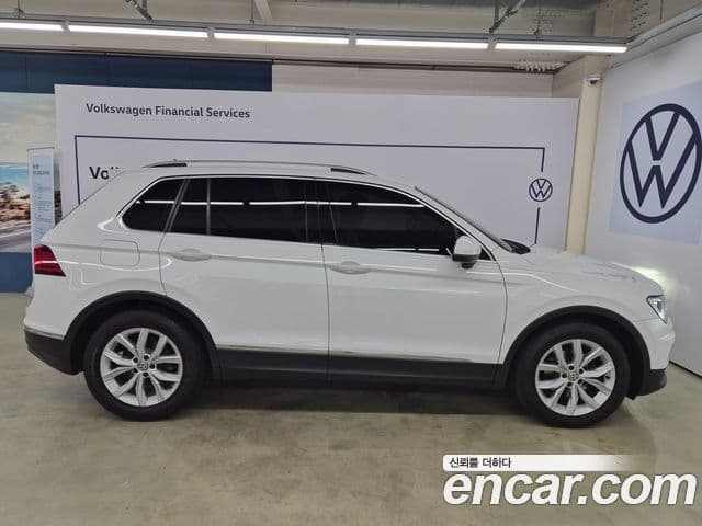 Volkswagen Tiguan 2020 — Photo 11/19