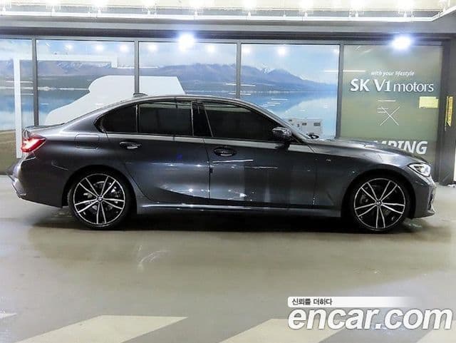 BMW 3 Series 2022 — ფოტო 2/19