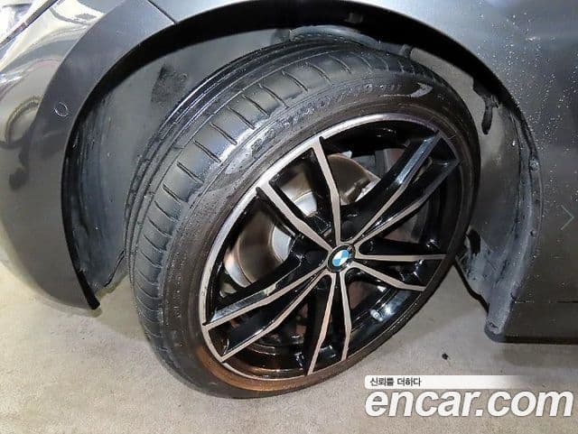 BMW 3 Series 2022 — ფოტო 19/19