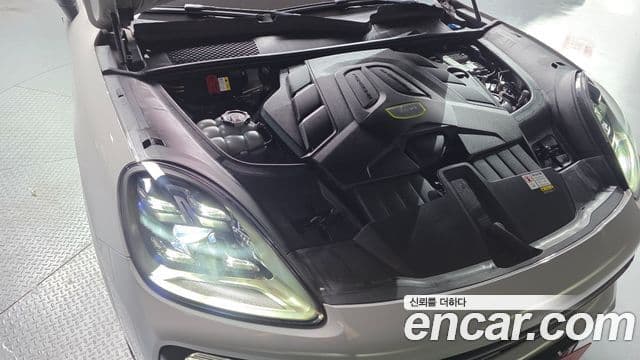 Porsche Cayenne 2023 — ფოტო 38/39