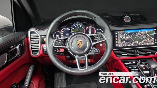 Porsche Cayenne 2023 — ფოტო 31/39