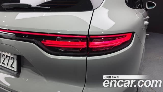 Porsche Cayenne 2023 — ფოტო 10/39
