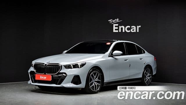 BMW 5 Series 2025 — ფოტო 10/20