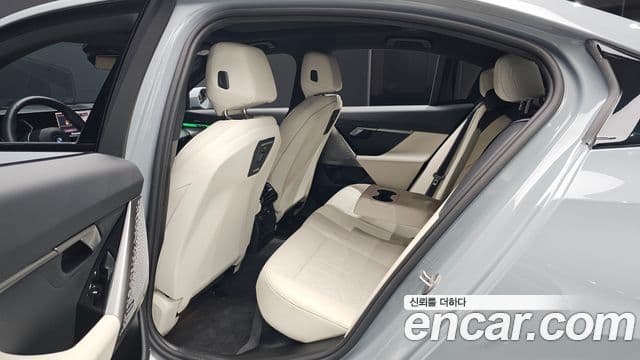 BMW 5 Series 2025 — ფოტო 12/20