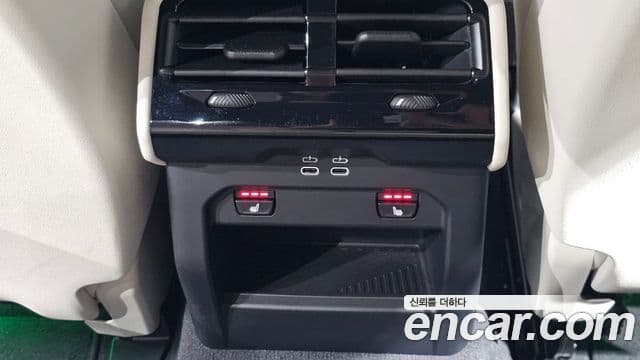 BMW 5 Series 2025 — Photo 8/35