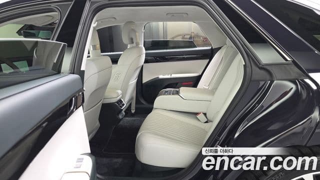 Hyundai Grandeur Hybrid 2025 — Photo 11/35