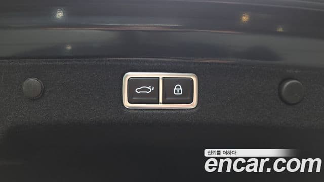 Hyundai Grandeur Hybrid 2025 — Photo 8/35
