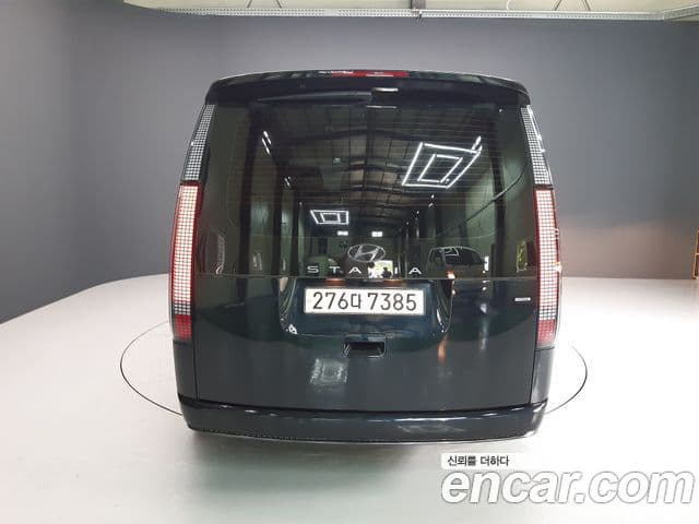 Hyundai Staria 2023 — Фото 3/20