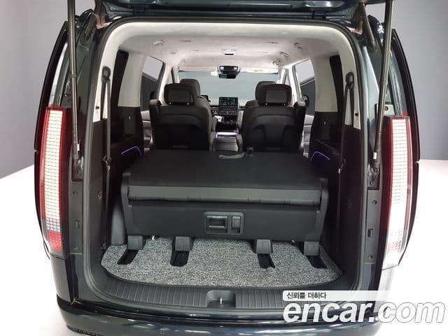 Hyundai Staria 2023 — Фото 15/20