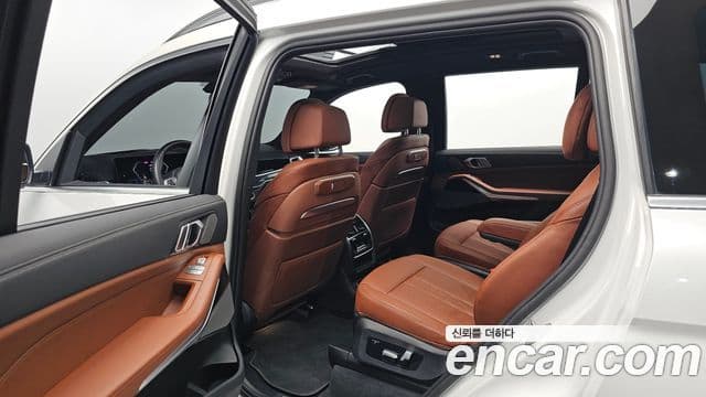 BMW X7 2024 — Фото 12/20