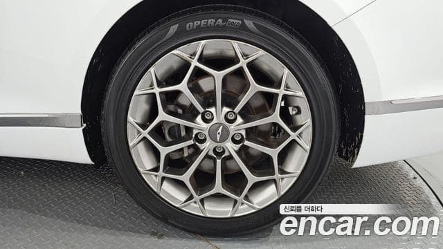 Genesis G80 2020 — ფოტო 16/33