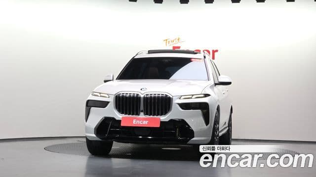 BMW X7 2025 — Фото 3/20