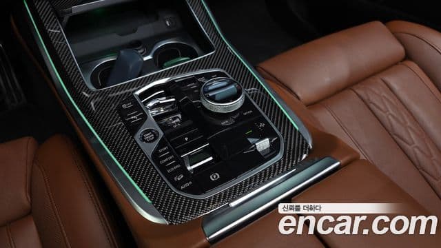BMW X7 2025 — Фото 9/20