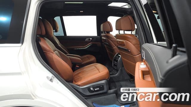 BMW X7 2025 — Фото 12/20