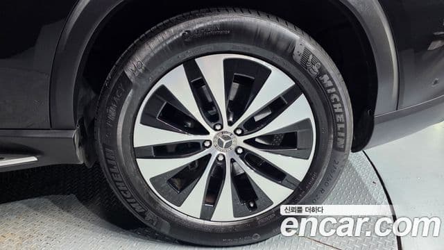 Mercedes-Benz GLE-Class 2024 — Photo 11/38