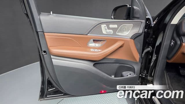 Mercedes-Benz GLE-Class 2024 — Photo 16/38