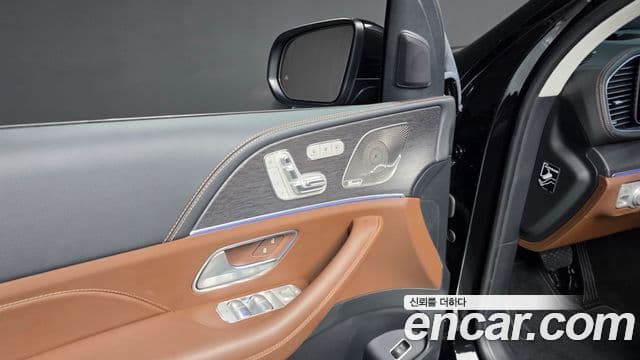 Mercedes-Benz GLE-Class 2024 — Photo 30/38