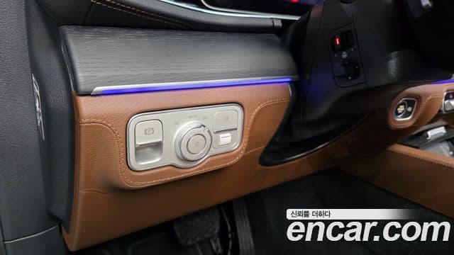 Mercedes-Benz GLE-Class 2024 — Photo 7/38