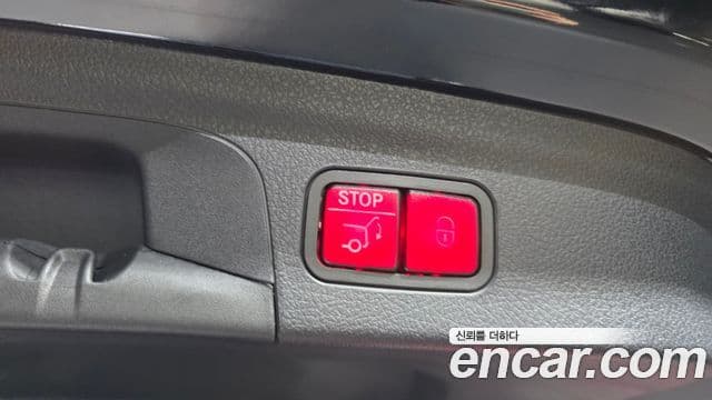 Mercedes-Benz GLE-Class 2024 — Photo 22/38
