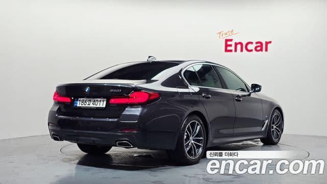 BMW 5 Series 2022 — Şəkil 2/20