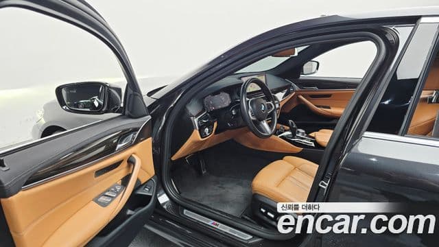 BMW 5 Series 2022 — Şəkil 10/20