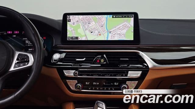 BMW 5 Series 2022 — Şəkil 14/20