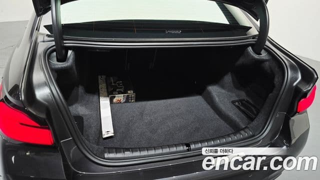 BMW 5 Series 2022 — Şəkil 17/20