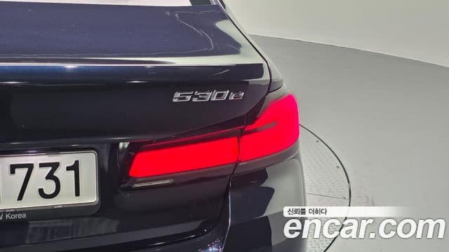 BMW 5 Series 2021 — ფოტო 24/34