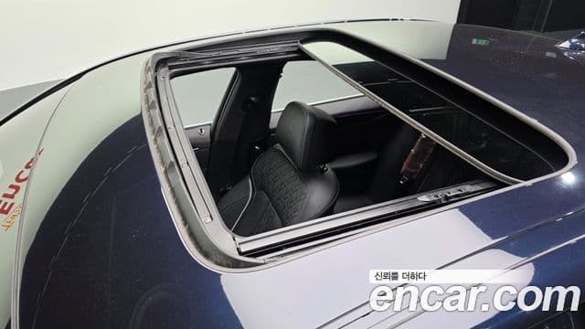 BMW 5 Series 2021 — ფოტო 23/34