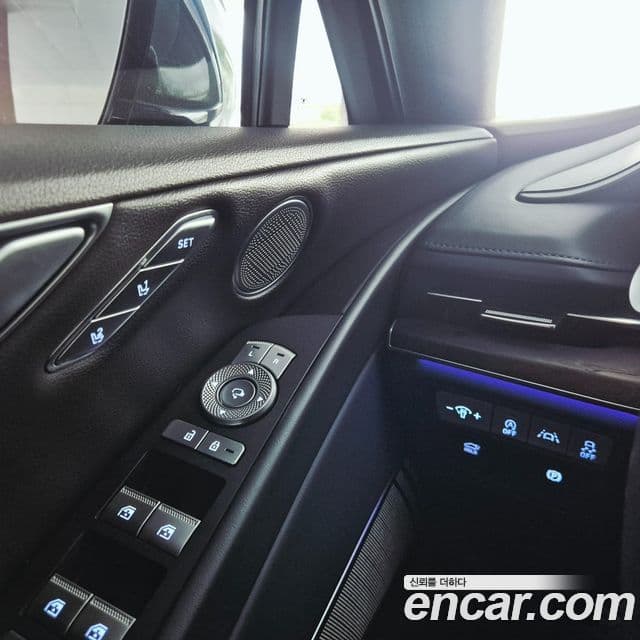 Genesis Electrified G80 2020 — фото 8 из 17