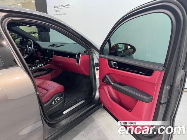 Porsche Cayenne 2020 — Photo 6/20