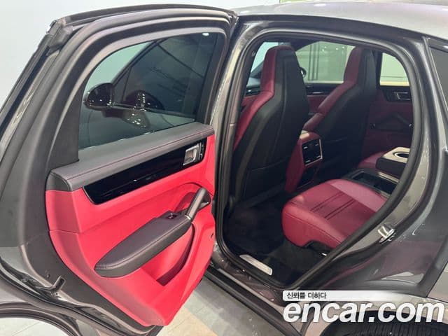 Porsche Cayenne 2020 — Photo 20/20
