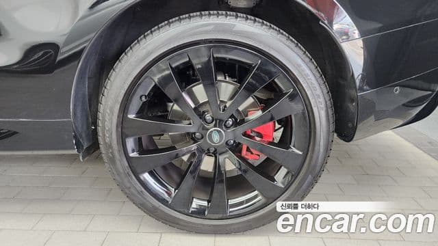 Land Rover Range Rover Sport 2024 — ფოტო 35/36