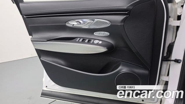 Genesis GV70 2021 — Photo 22/35