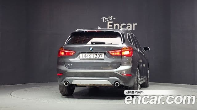 BMW X1 2022 — ფოტო 4/20