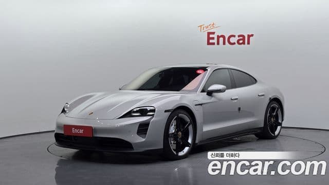 Porsche Taycan 2022 — ფოტო 4/37