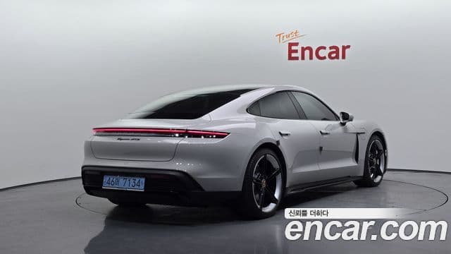 Porsche Taycan 2022 — ფოტო 37/37