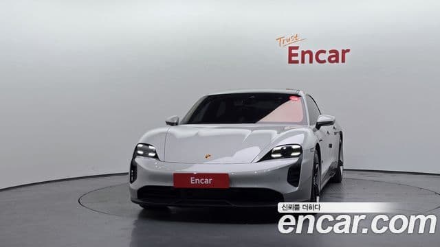 Porsche Taycan 2022 — ფოტო 10/37