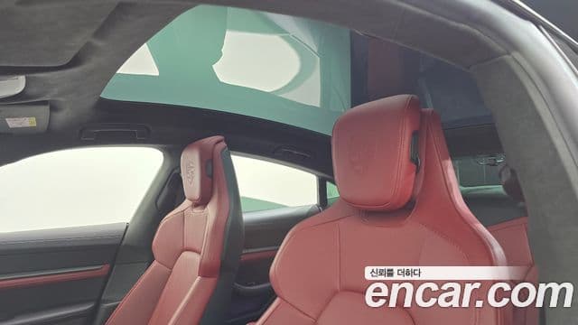 Porsche Taycan 2022 — ფოტო 20/37