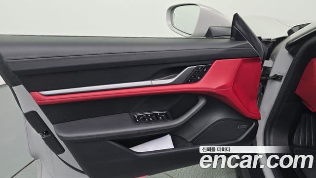 Porsche Taycan 2022 — ფოტო 15/37