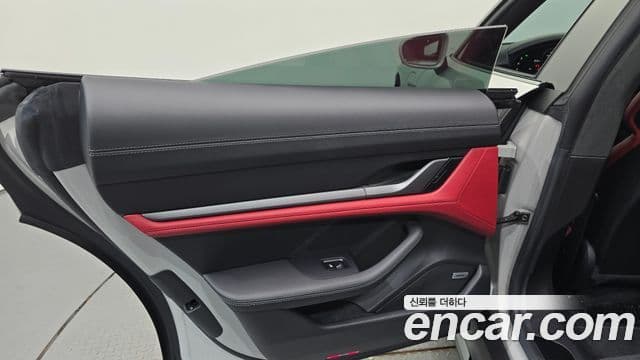 Porsche Taycan 2022 — ფოტო 16/37