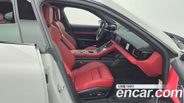 Porsche Taycan 2022 — ფოტო 9/37